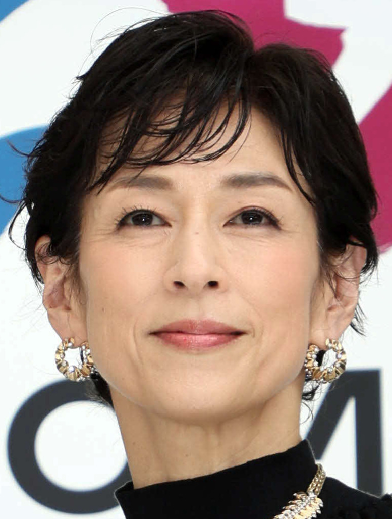 大阪・関西万博のウーマンズパビリオン・オープニングセレモニーのフォトコールに登場した鈴木保奈美（撮影・宮崎幸一）