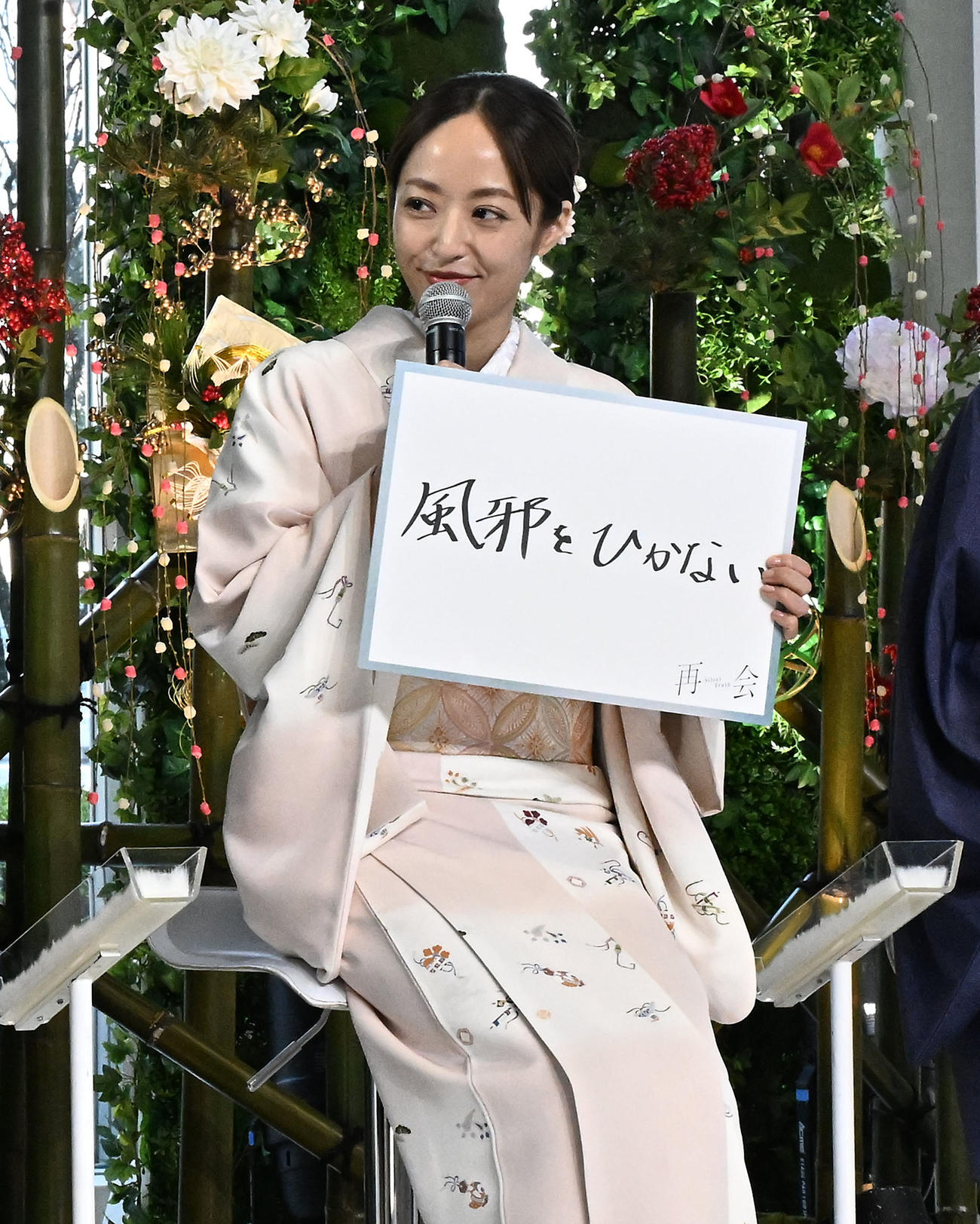 テレビ朝日系ドラマ「再会～Silent Truth～」の制作発表記者会見で新年の抱負を披露する井上真央（撮影・千葉一成）