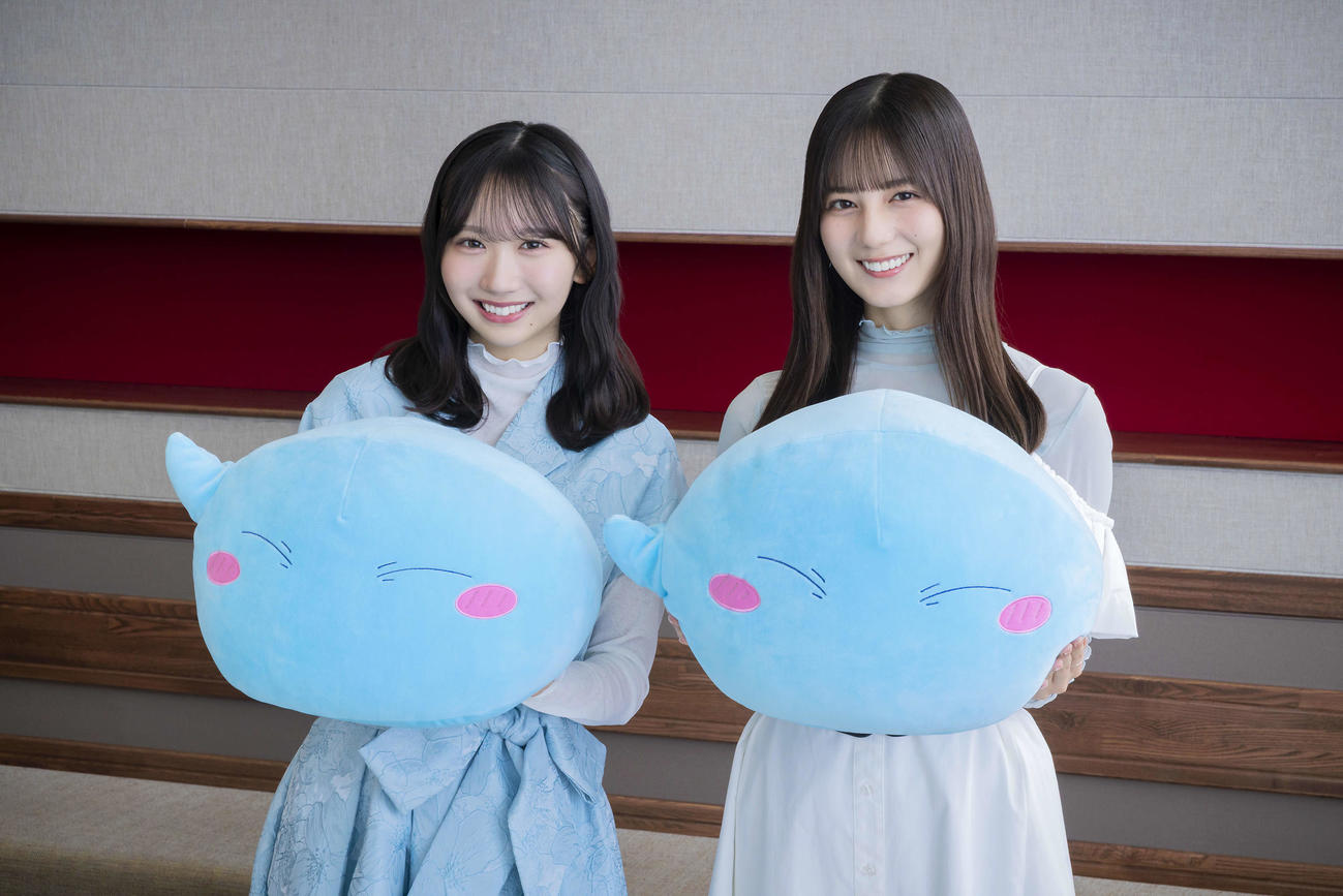 「劇場版転生したらスライムだった件蒼海の涙編」で声優に初挑戦する日向坂46小坂菜緒（右）と藤嶌果歩（左）（（C）川上泰樹・伏瀬・講談社／転スラ製作委員会）