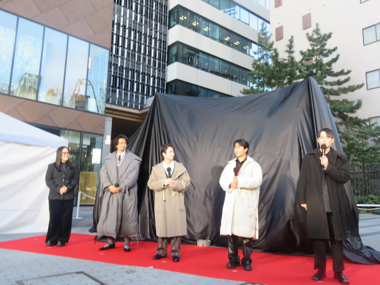 映画「禍禍女」の全国行脚出発式に出席した、左からゆりやんレトリィバァ監督、斎藤工、前田旺志郎、鈴木福、九条ジョー