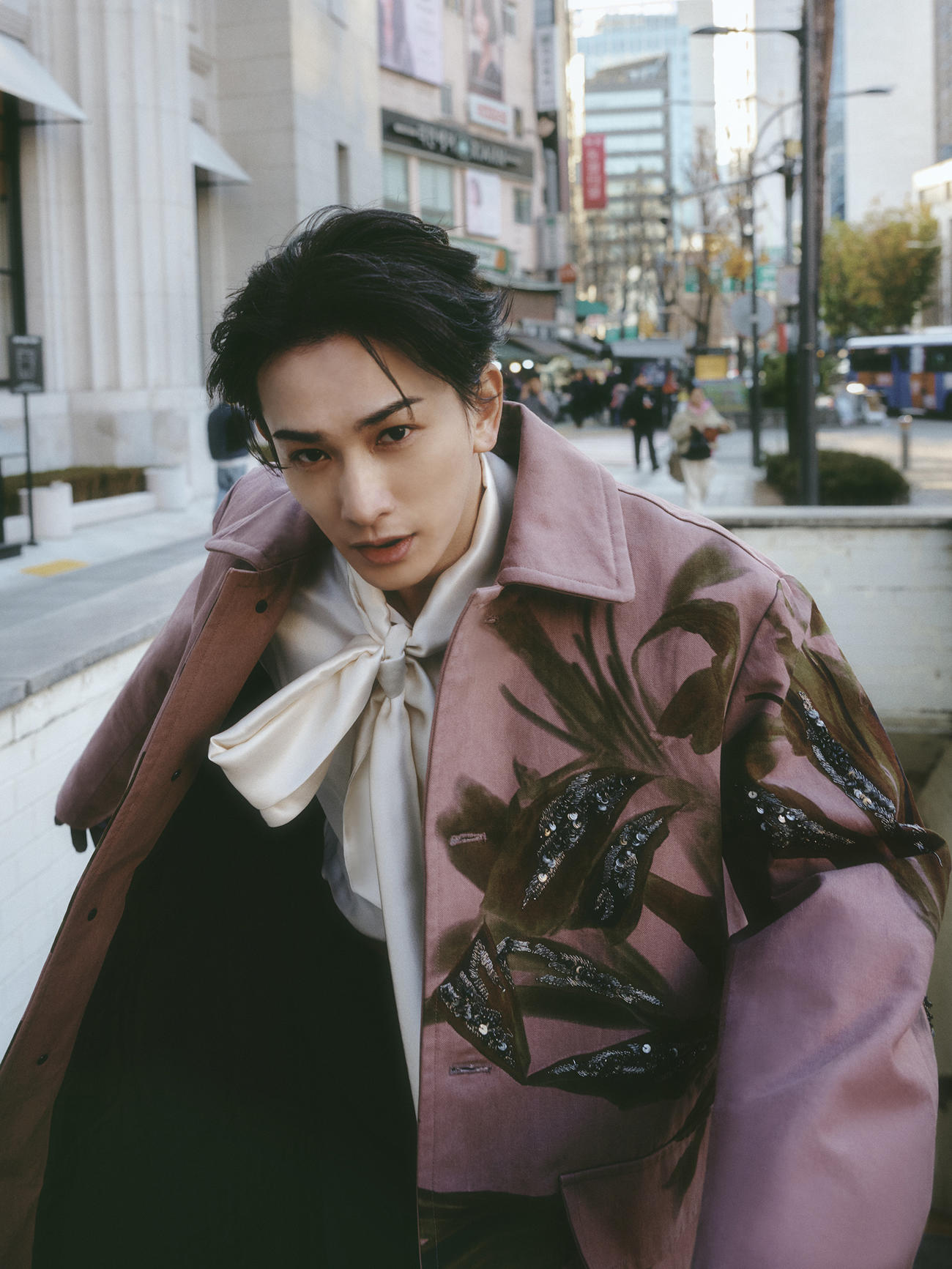 町田啓太「いろんな意味でボリューミー」15周年記念フォトブック5月