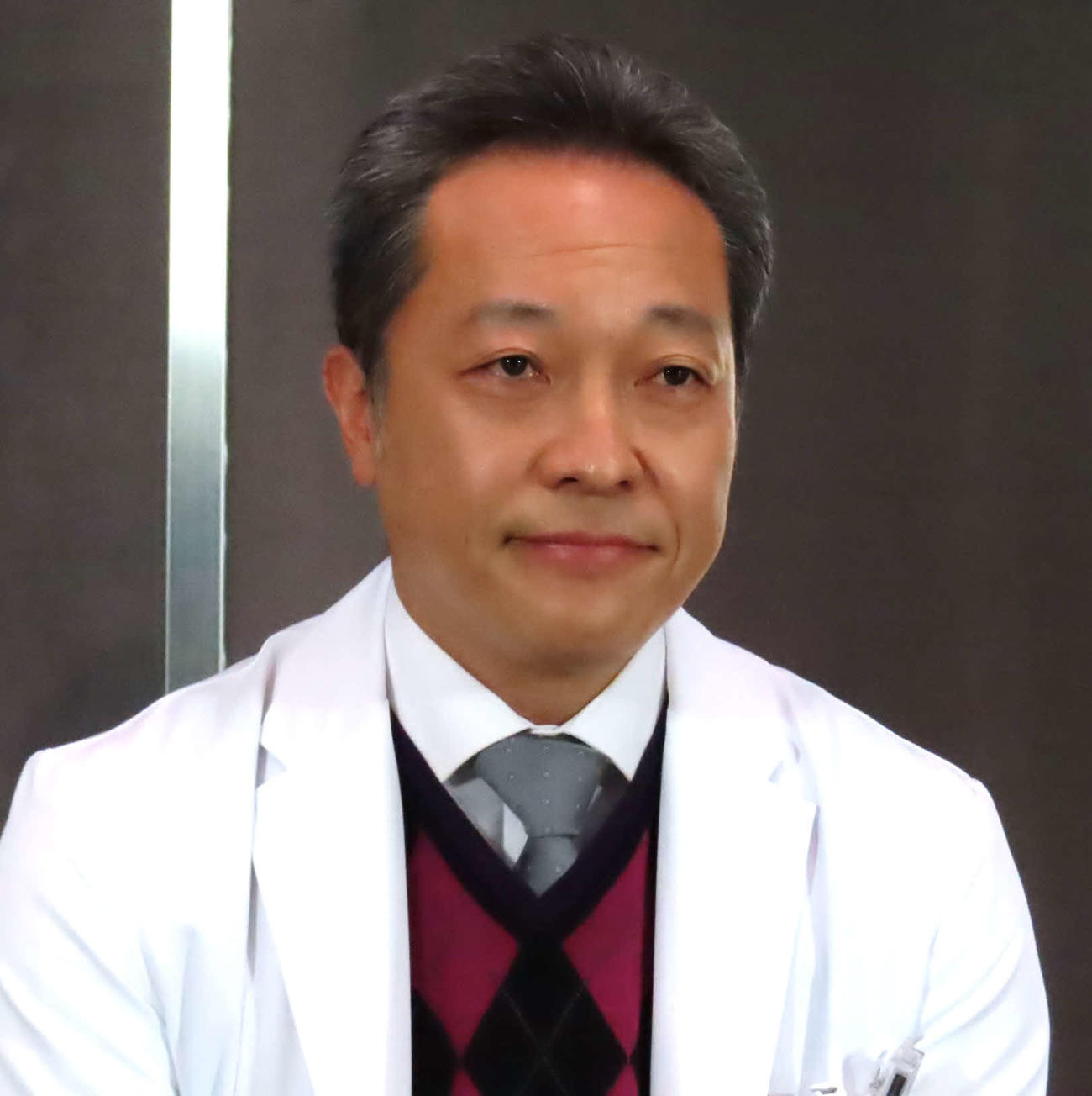 「ヤンドク！」記者会見に出席した音尾琢真
