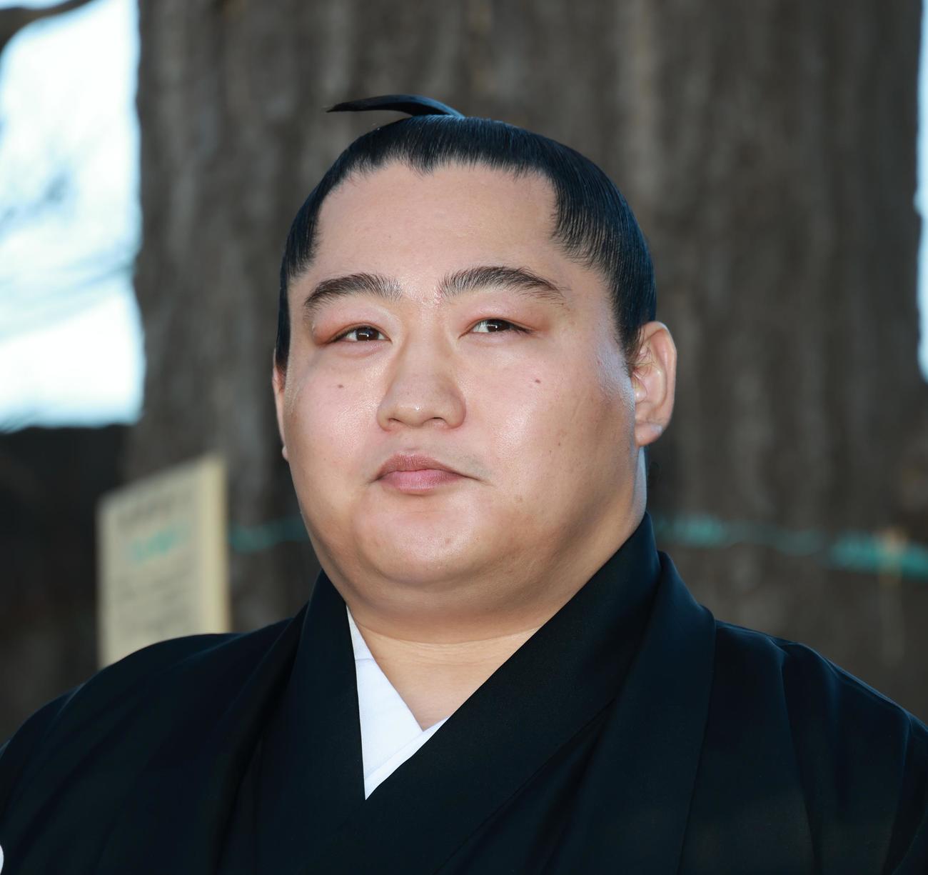 海老名香葉子さんとの思い出を語る北陣親方（撮影・中島郁夫）