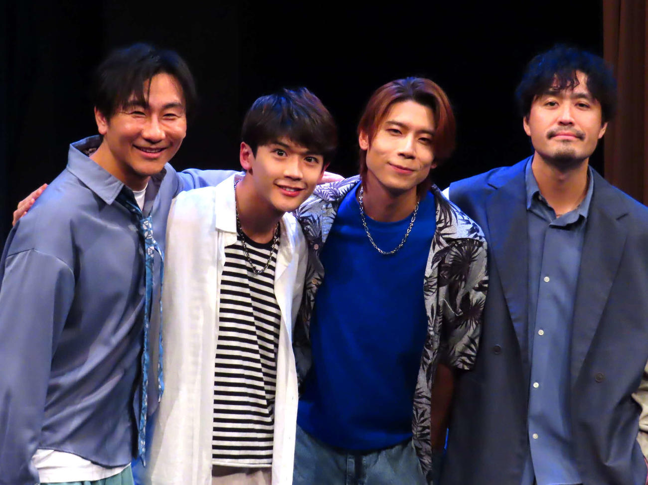 舞台「LIFE－海の家の物語－」囲み取材に出席した、左からクレイ勇輝、広井雄士、吉原雅斗、ISEKI