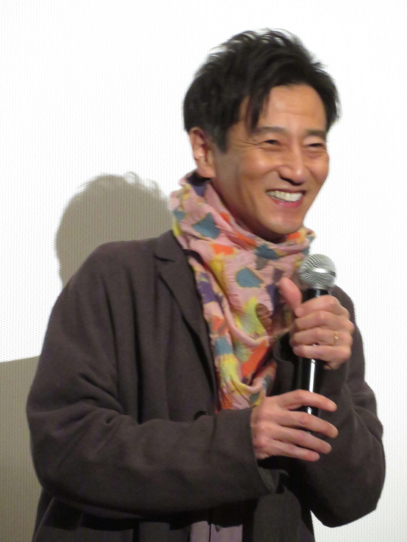 映画「津田寛治に撮休はない」新春先行上映舞台あいさつに登壇した津田寛治（撮影・村上幸将）