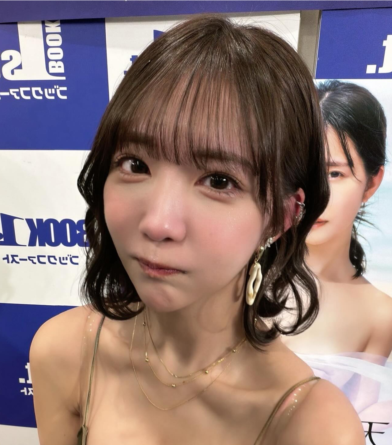 涙目の天羽希純（天羽希純のインスタグラムから）