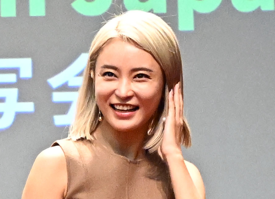 小島瑠璃子（2025年11月撮影）