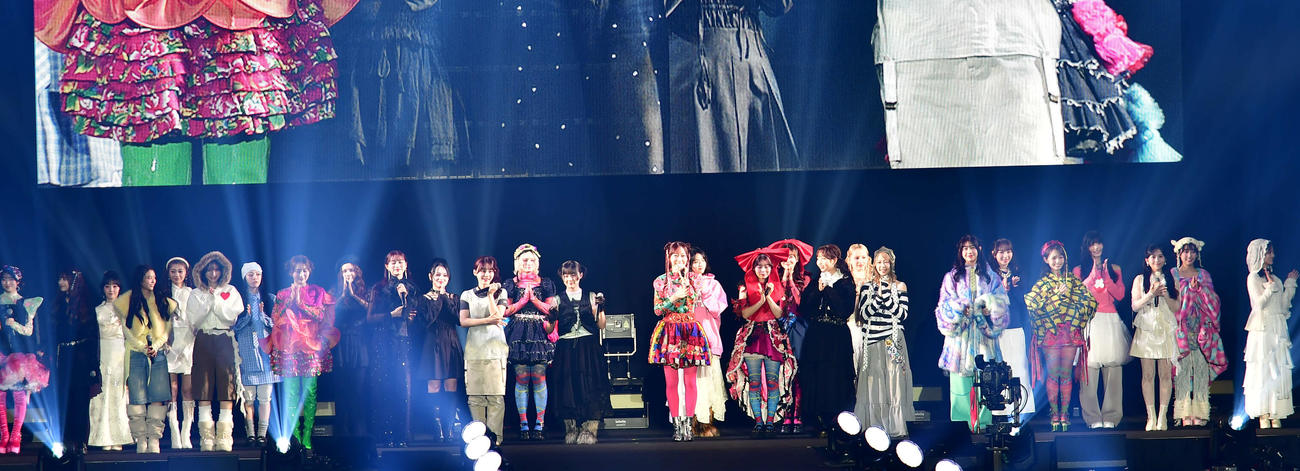「KAWAII LAB. COLLECTION produced by TGC」に出演したKAWAII LAB.所属のアイドルたち（撮影・松尾幸之介）