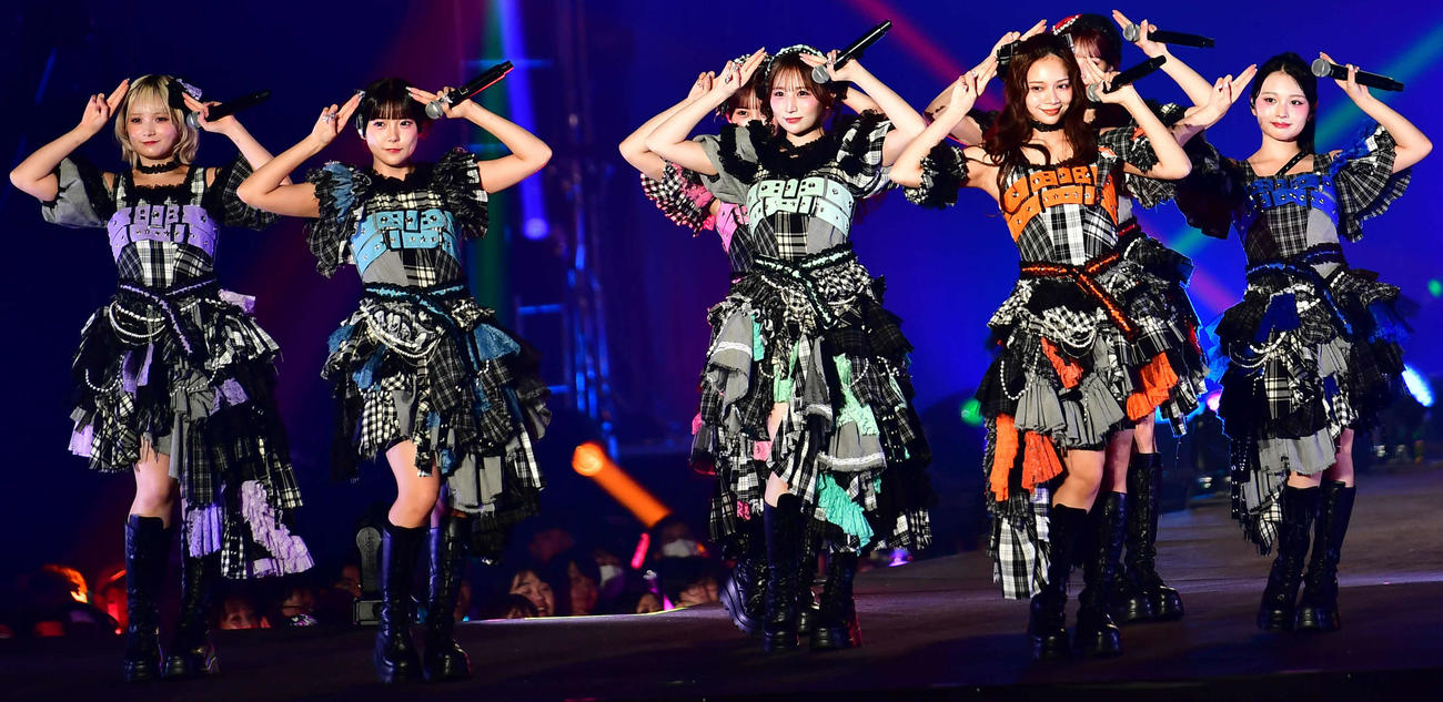 「KAWAII LAB. COLLECTION produced by TGC」に出演したCANDY TUNE（撮影・松尾幸之介）