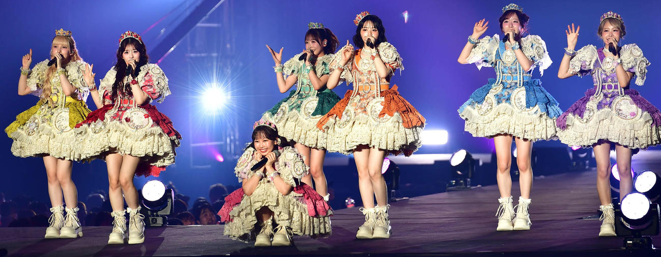 「KAWAII LAB. COLLECTION produced by TGC」に出演したFRUITS ZIPPER（撮影・松尾幸之介）