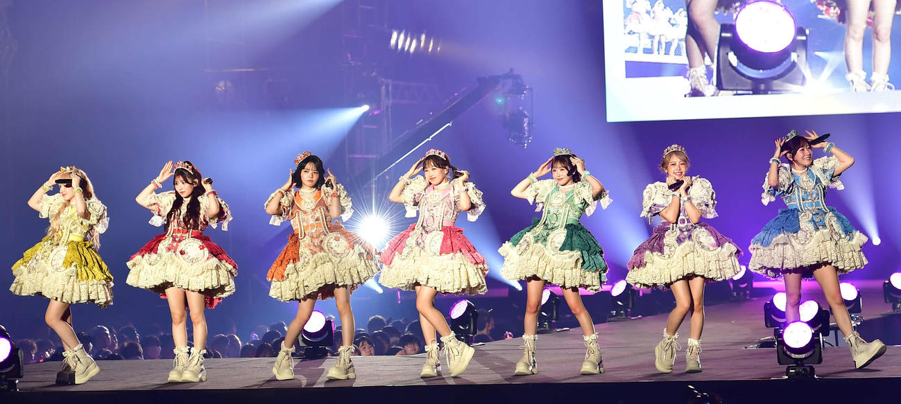 「KAWAII LAB. COLLECTION produced by TGC」に出演したFRUITS ZIPPER（撮影・松尾幸之介）