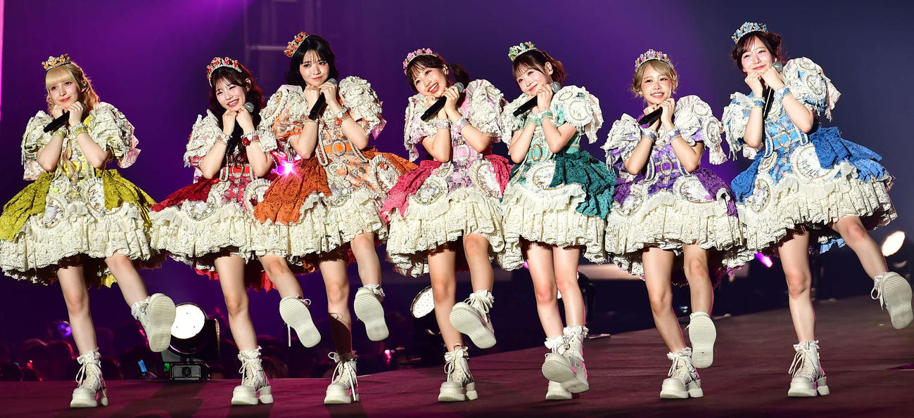 「KAWAII LAB. COLLECTION produced by TGC」に出演したFRUITS ZIPPER（撮影・松尾幸之介）