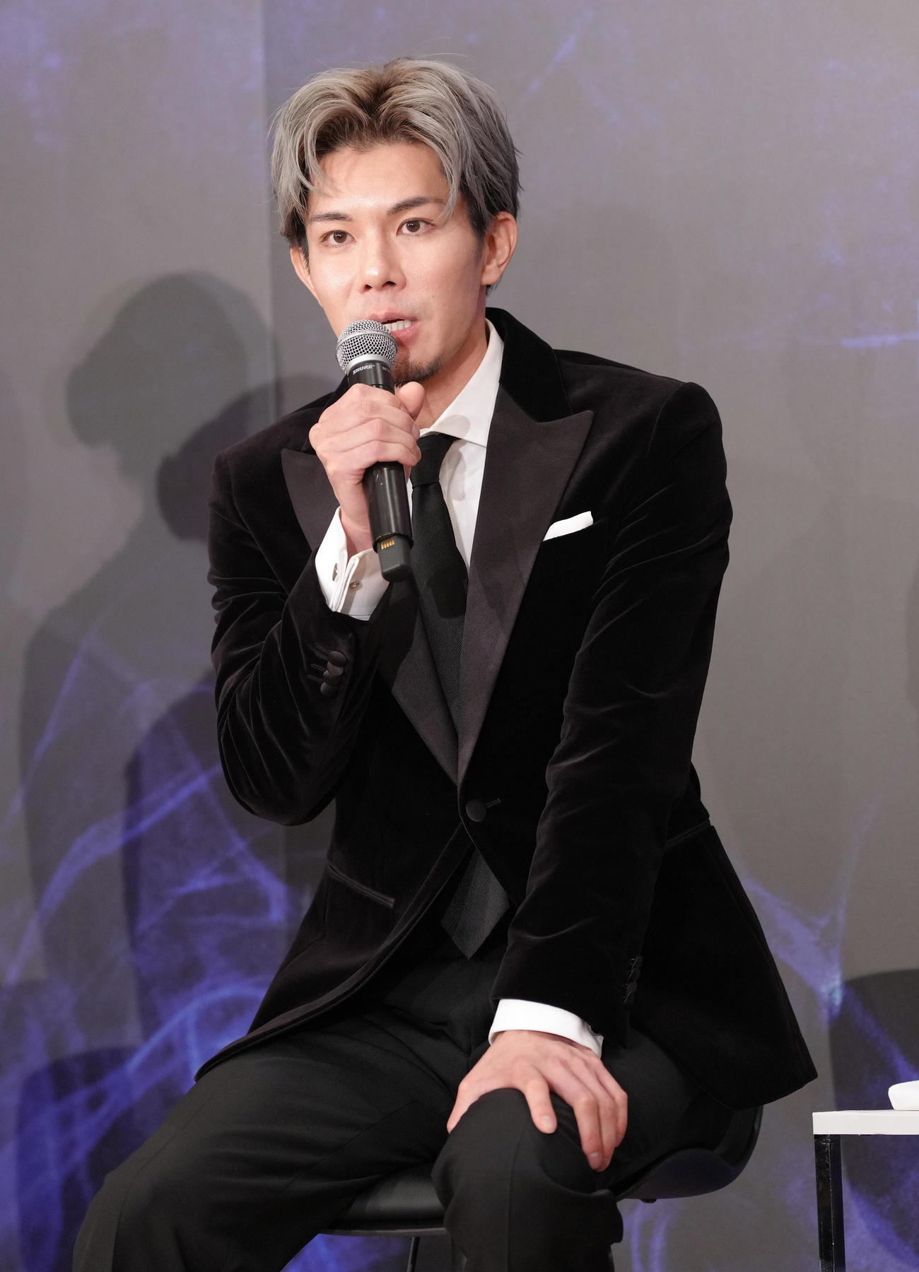 意気込みを語る柿澤勇人（撮影・足立雅史）