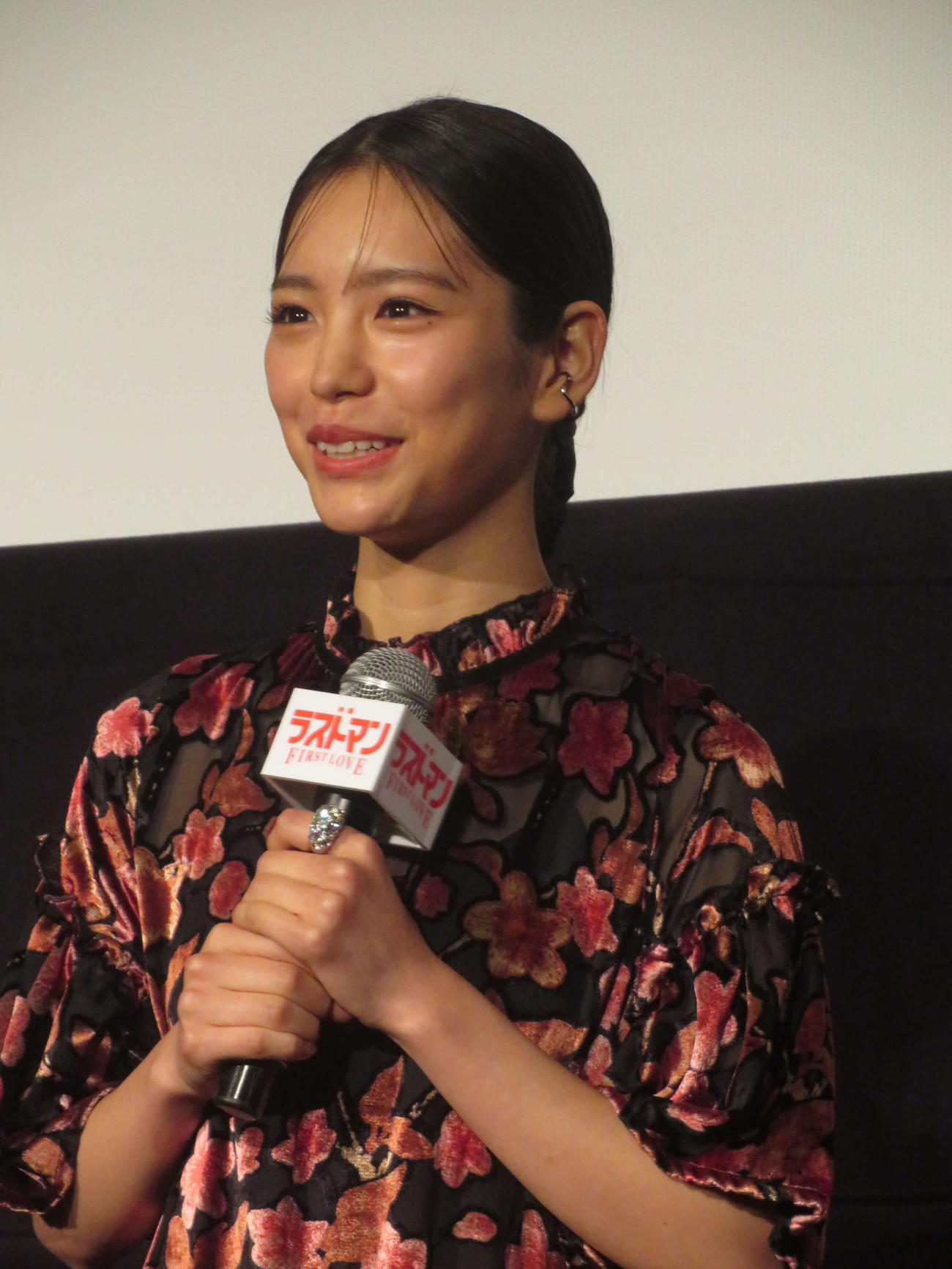 映画ラストマン－FIRST LOVE－」大ヒット御礼舞台あいさつに出席したと當真あみ（撮影・川田和博）
