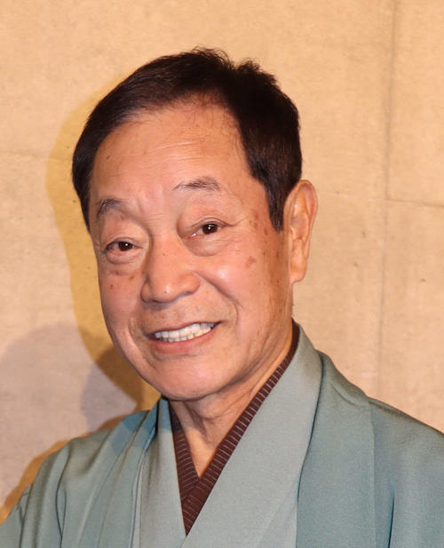 「商売繁盛で笹もってこい！」　82歳、88歳、78歳は腰の痛みに勝てず