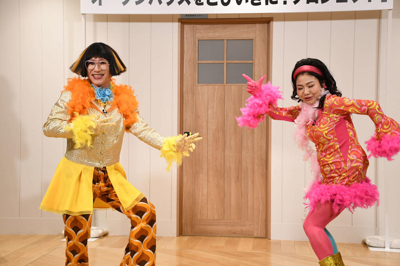 OPEN HOUSEの新プロジェクト発表会見に出席したすっちー（左）と島田珠代（撮影・阪口孝志）