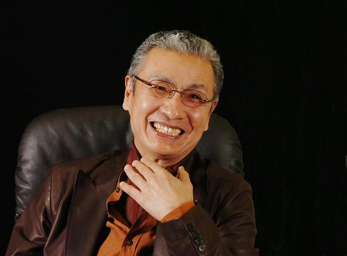 久米宏さん伝説　ニュースステーション放送中降板宣言、最終回はビール「ホニャララ」生みの親…