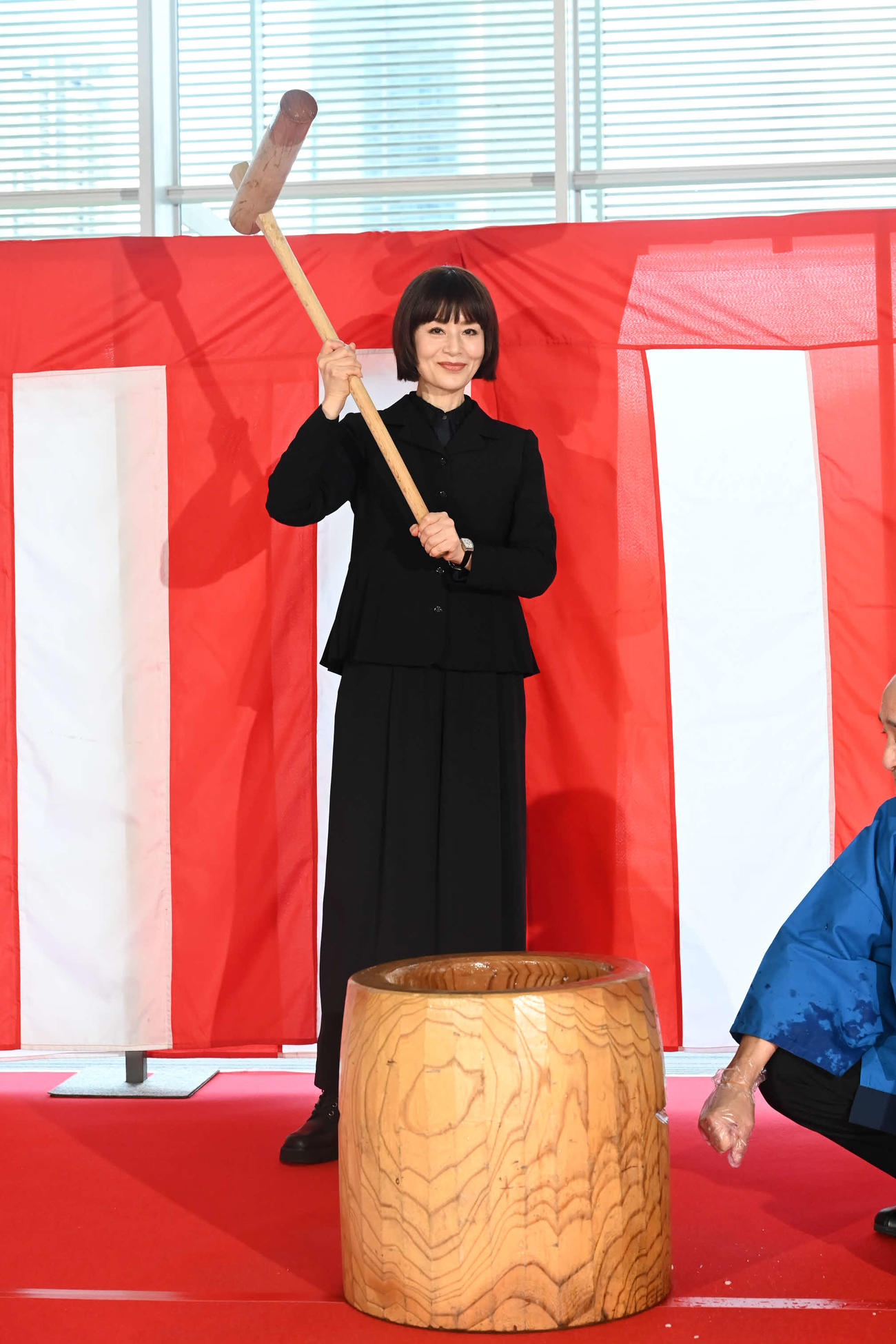 テレビ朝日「おコメの女」新春！餅つきイベントに出席した大地真央