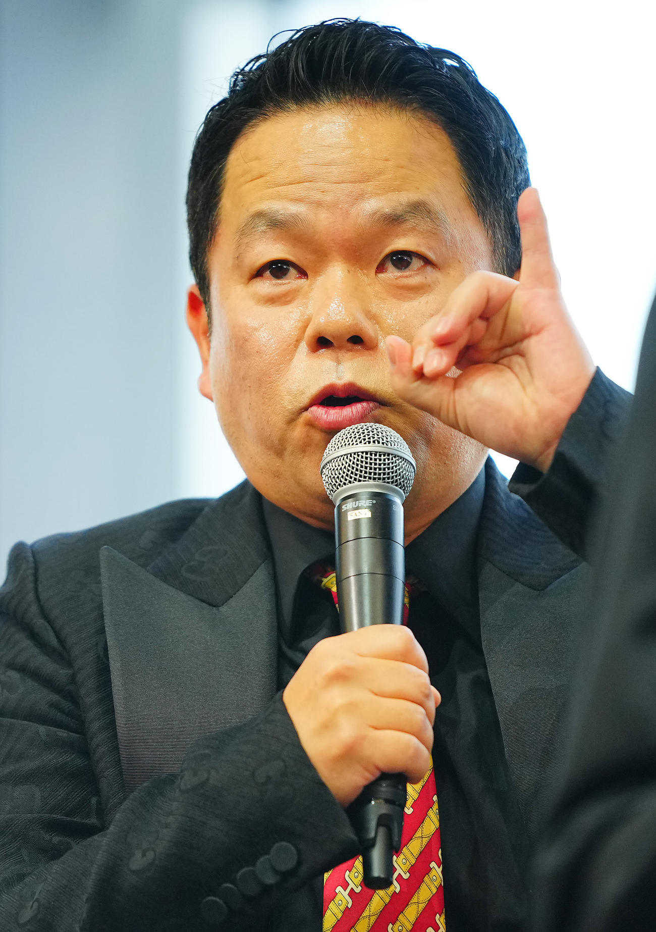 TBS日曜劇場「リブート」制作発表会見であいさつする津田篤宏（撮影・垰建太）