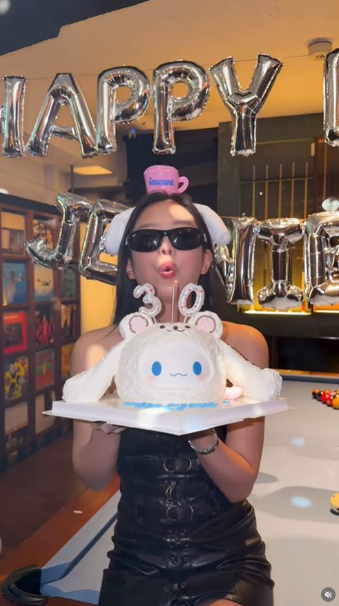 BLACKPINK・JENNIEのインスタグラムから