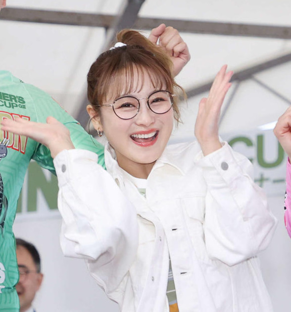鈴木奈々（2024年3月撮影）