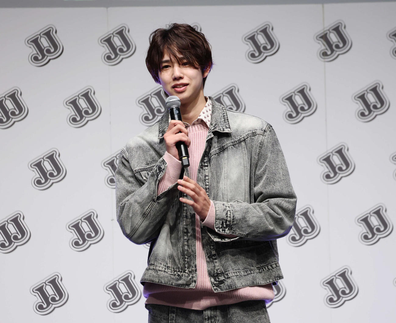 ファイナリストお披露目イベントに登場し話をするJJ「J－BOY」2025グランプリの大和蒼空（撮影・増田悦実）