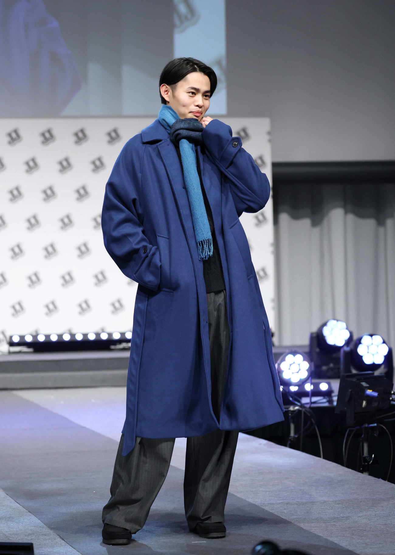 ファイナリストお披露目イベントでデート服で登場する三上龍（撮影・増田悦実）