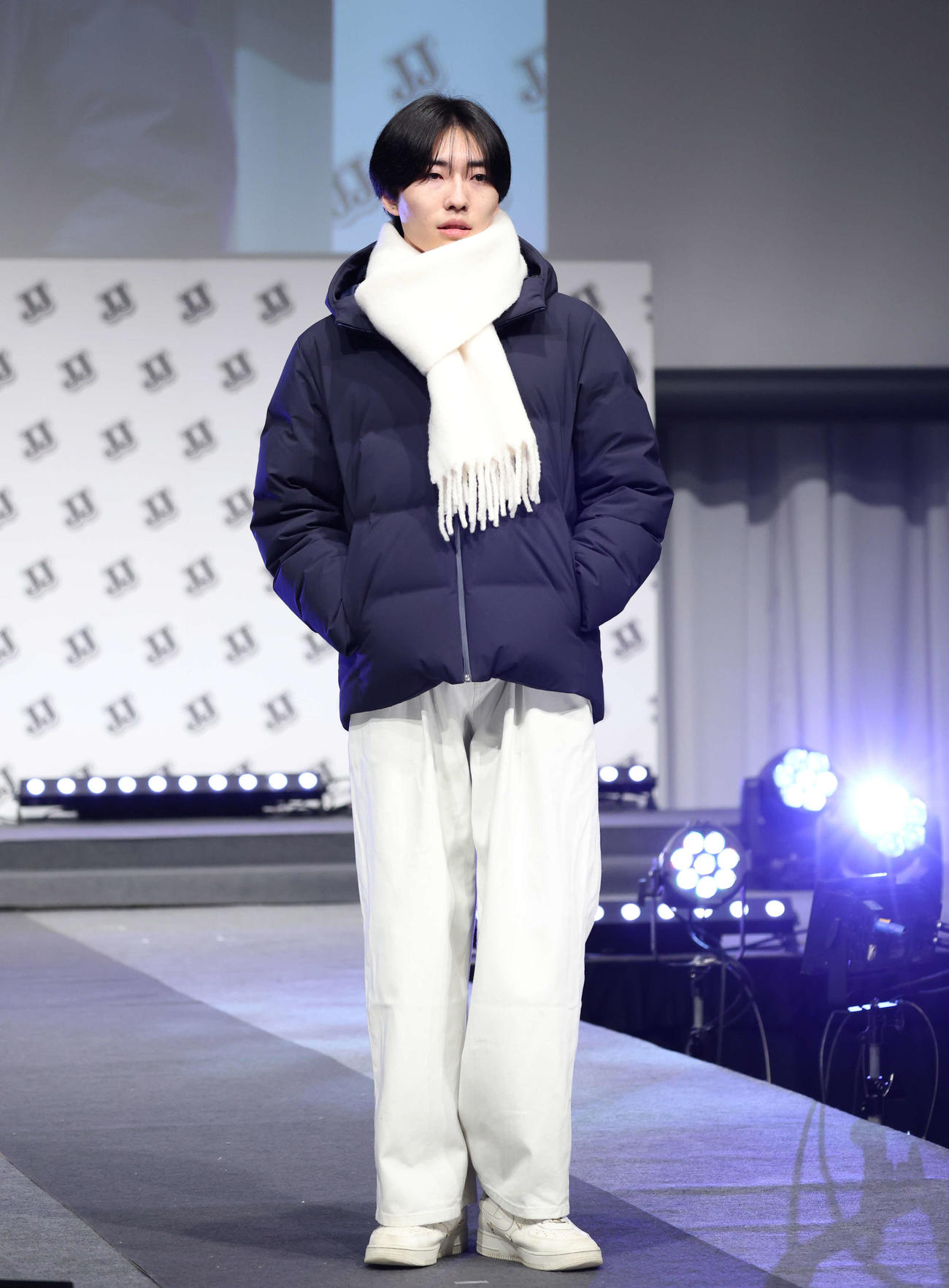 ファイナリストお披露目イベントでデート服で登場する進藤遼太郎（撮影・増田悦実）