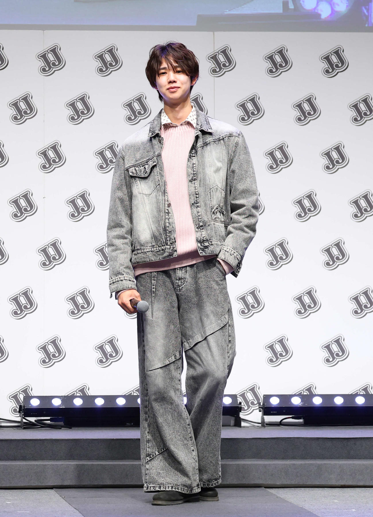 ファイナリストお披露目イベントに登場しコーデを見せるJJ「J－BOY」2025グランプリの大和蒼空（撮影・増田悦実）