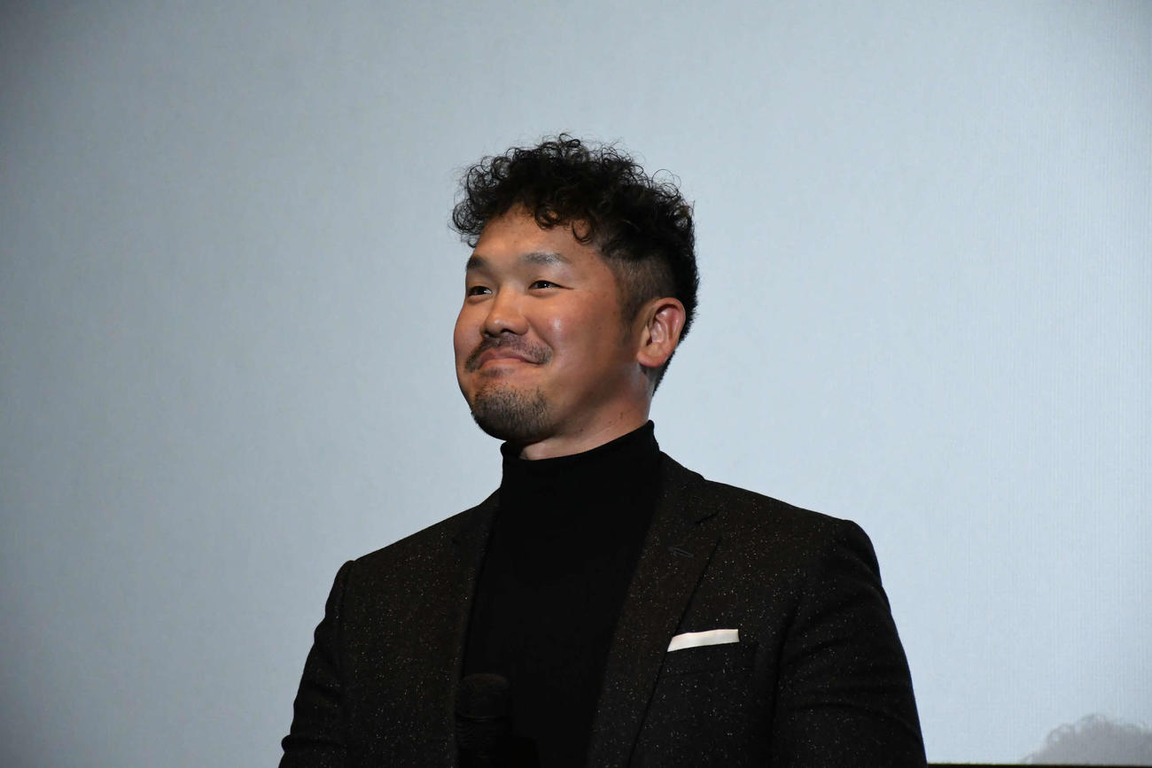 オリックスを追いかける、ますだおかだの岡田圭右を描いた映画の舞台あいさつに登壇したT－岡田氏（撮影・阪口孝志）