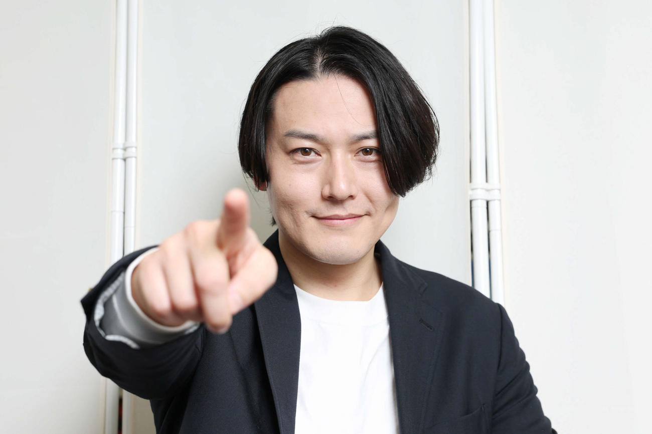 映画「怪獣天国」で主演を務める蕨野友也（撮影・宮地輝）
