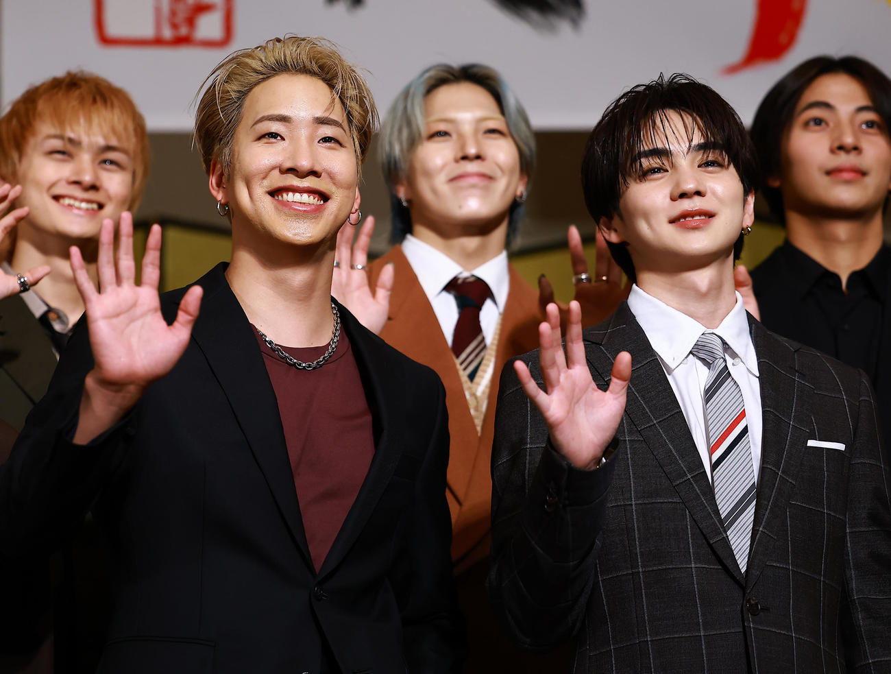 「LDH PERFECT YEAR 2026」開幕記者会見に登場したTHE RAMPAGEの陣（左）と吉野北人（撮影・野上伸悟）