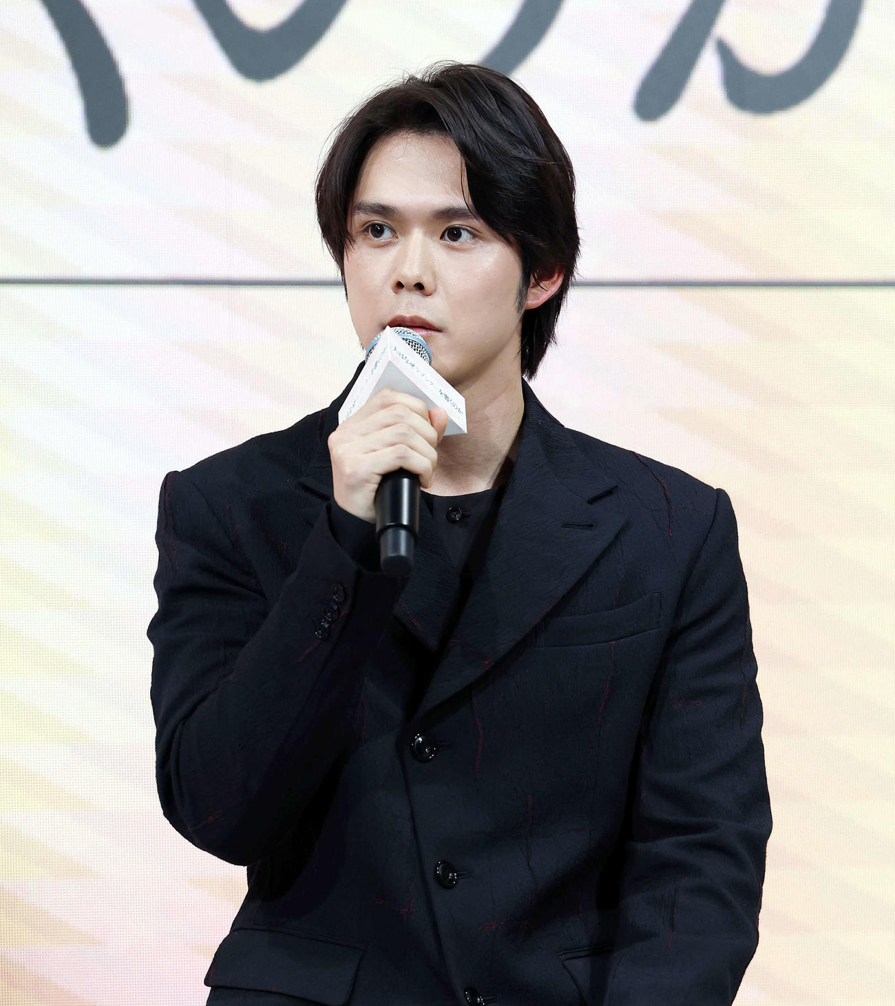 映画「人はなぜラブレターを書くのか」完成報告会に登壇し、話す細田佳央太（撮影・山本朝陽）