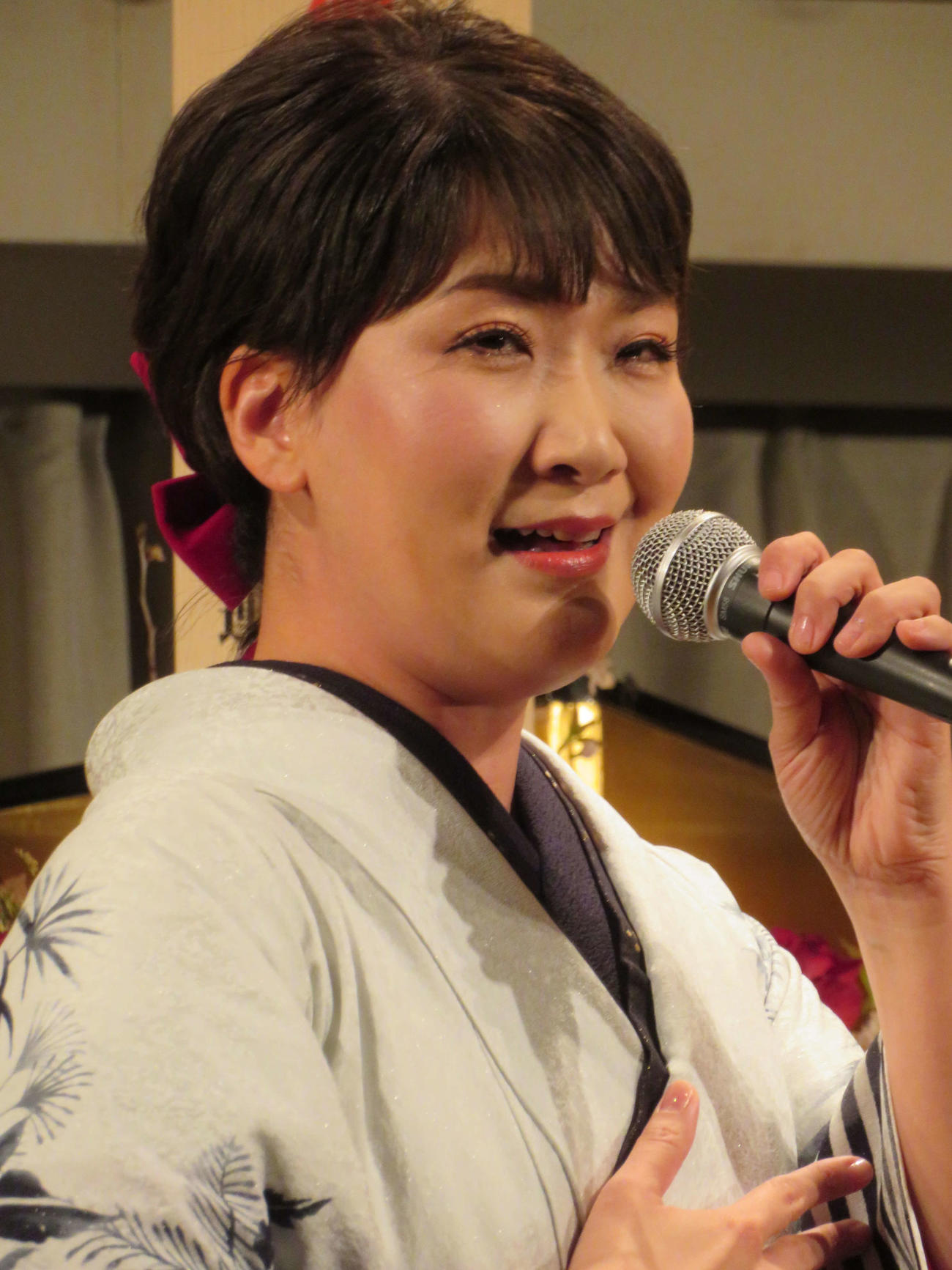 「朧」で「令和7年度藤田まさと賞」を受賞した市川由紀乃