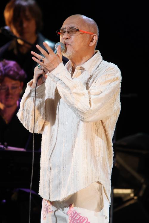 松山千春が告白、ラジオ局で中森明菜を泣かせてしまった過去「エレベーターで…」