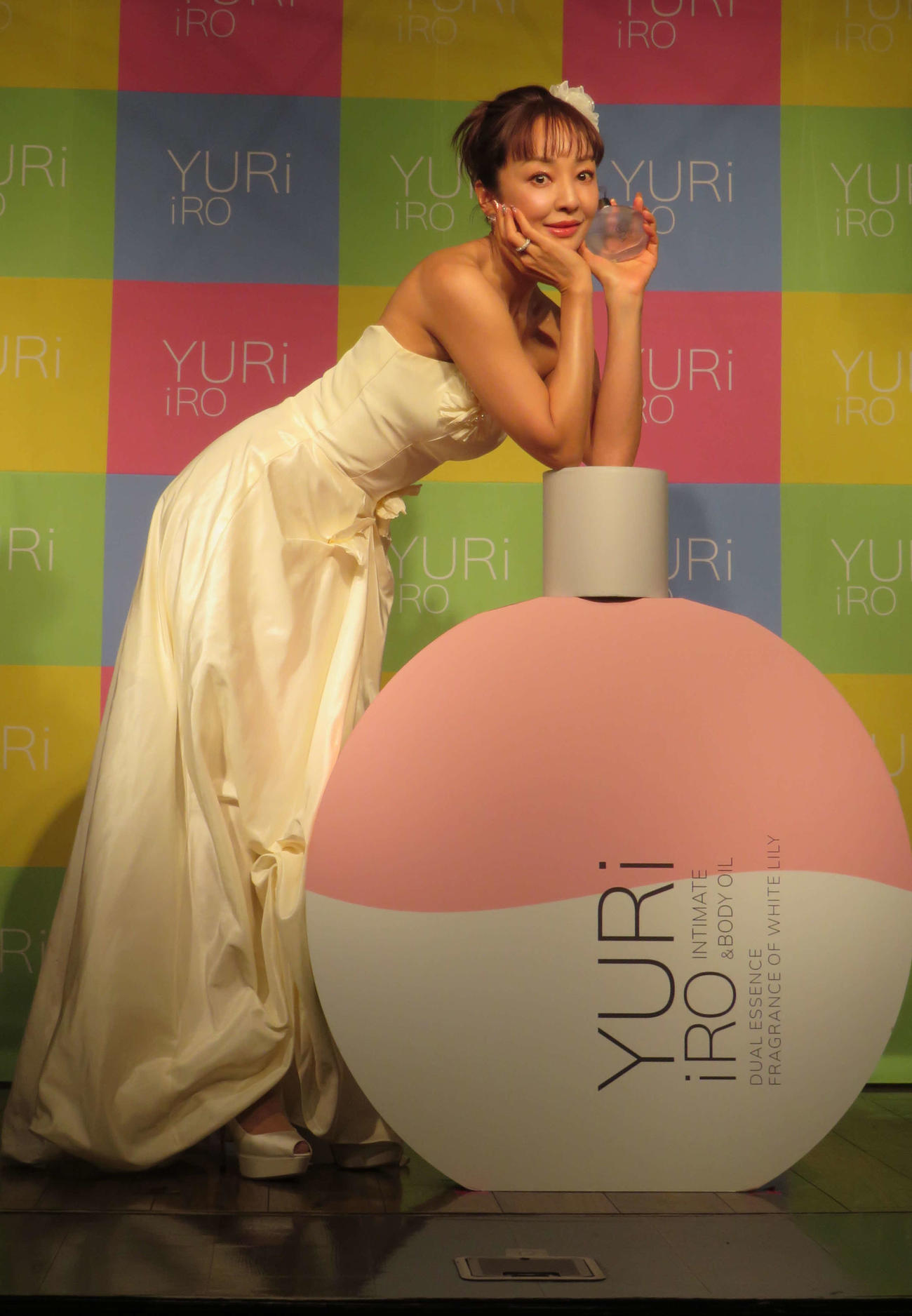 女性向けオイル「YURiiRO」の商品リニューアル発表イベントを行った神田うの