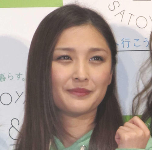 「41歳なの!?」元モー娘。のママタレ「現役時代のかわいさ」ミニスカ＆網タイツ姿に衝撃