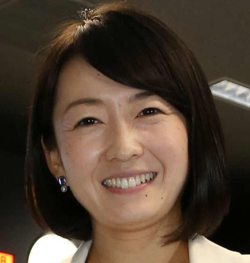 テレ東・狩野恵里アナ「同世代ってありがたいなぁ」同僚女性アナと「トンガリ」スリーショット