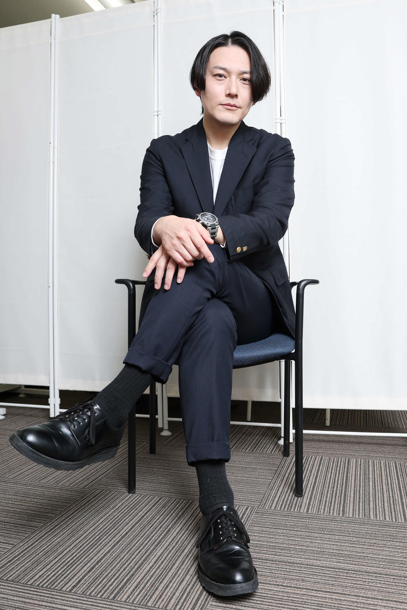 映画「怪獣天国」で主演を務める蕨野友也（撮影・宮地輝）