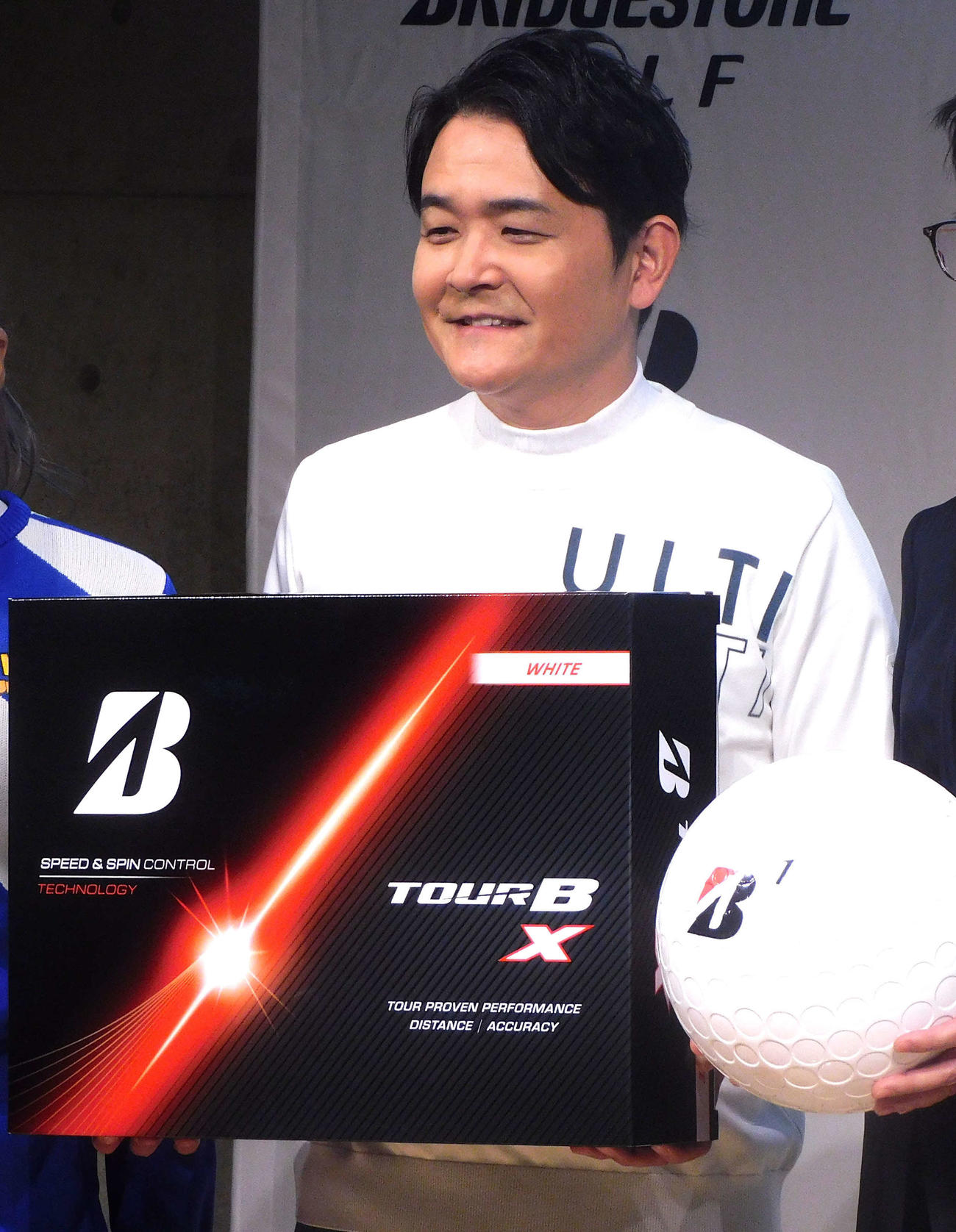 「ブリヂストン　ゴルフボール　TOUR B X／XS　新商品発表会」に登壇した千鳥・ノブ（撮影・寺本吏輝）