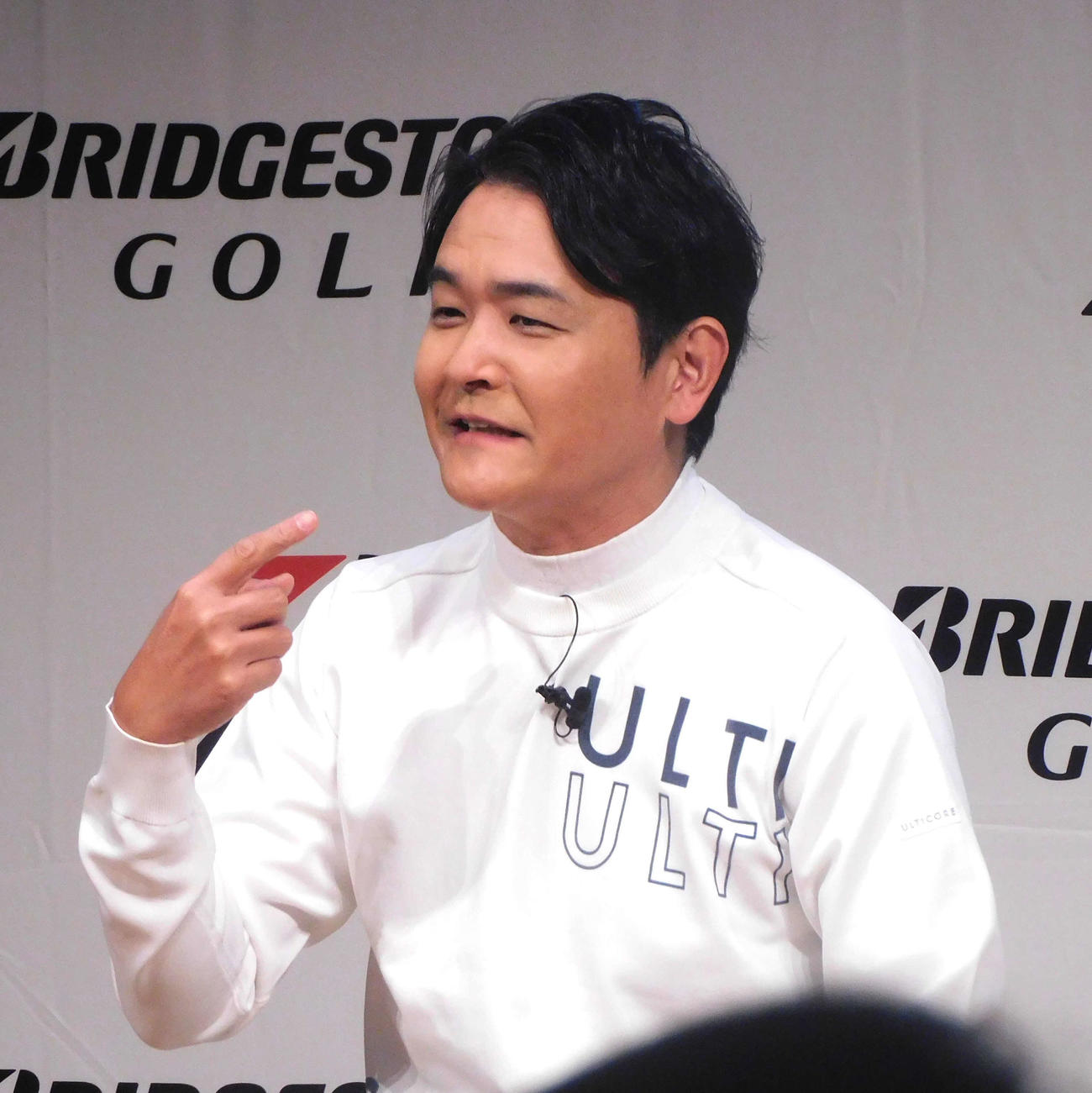 「ブリヂストン　ゴルフボール　TOUR B X／XS　新商品発表会」に登壇した千鳥・ノブ（撮影・寺本吏輝）