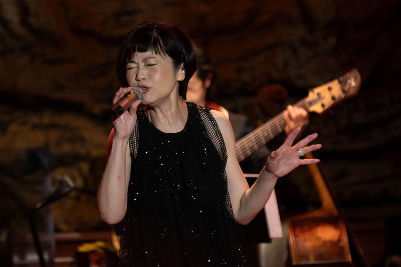 東京のCOTTON CLUBでライブを行った神野美伽（撮影・山田久美子）
