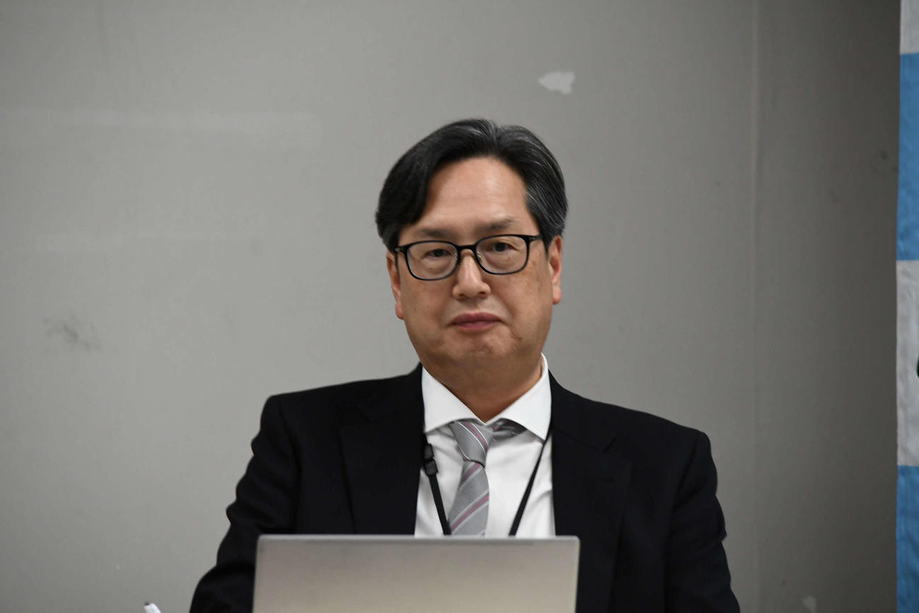 NHK大阪放送局の赤岩勇二副局長（撮影・阪口孝志）