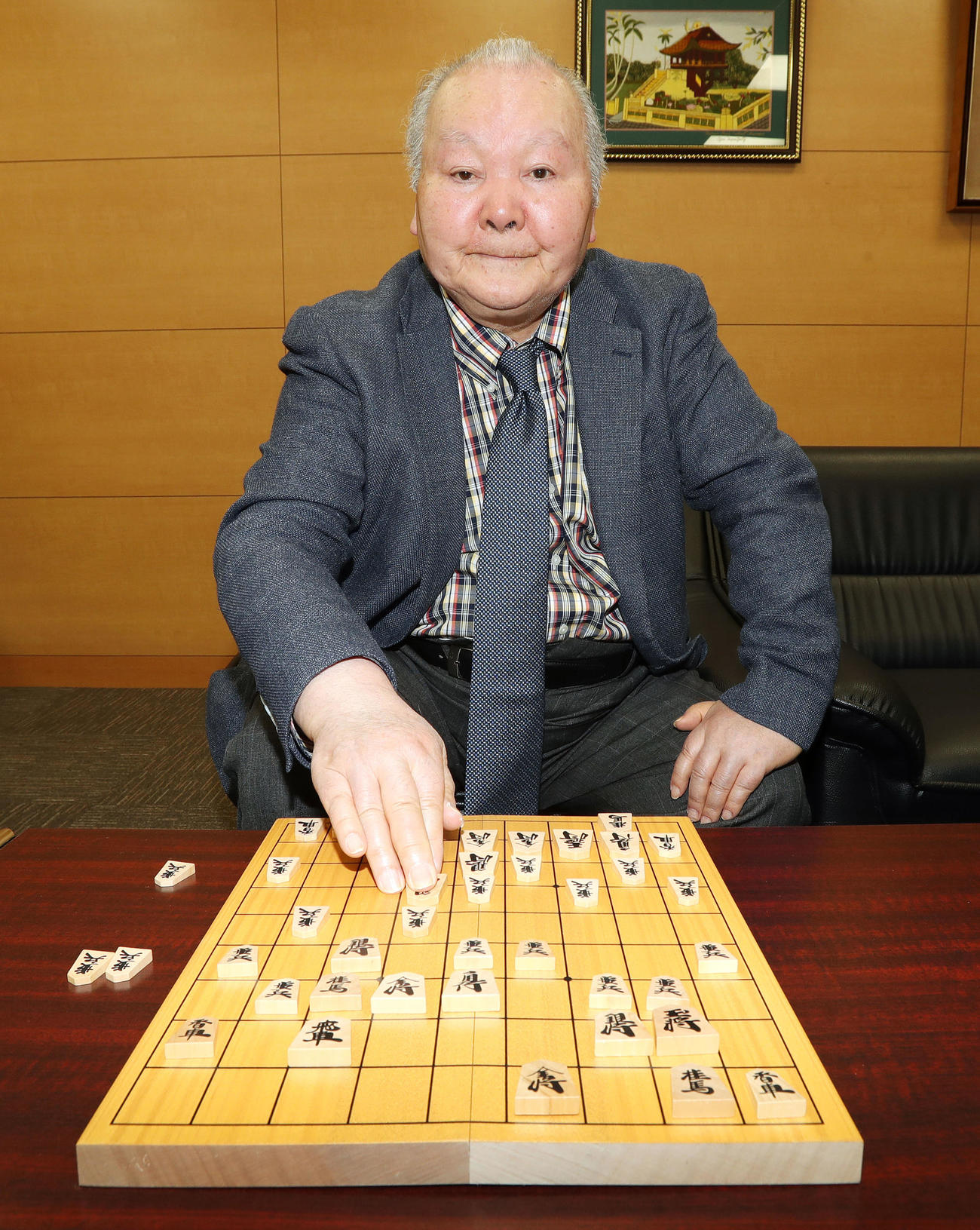 加藤一二三氏は得意の「棒銀」を披露する（2017年3月撮影）