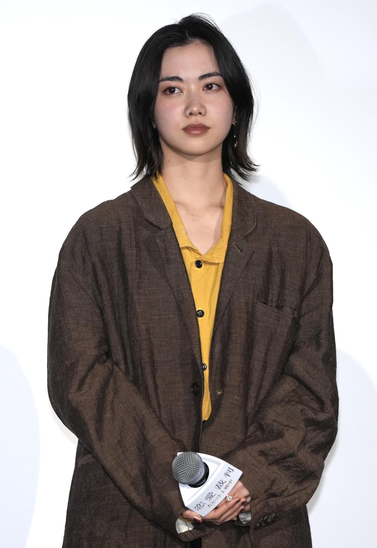 映画「恋愛裁判」初日舞台あいさつに登壇する小川未祐（撮影・垰建太）