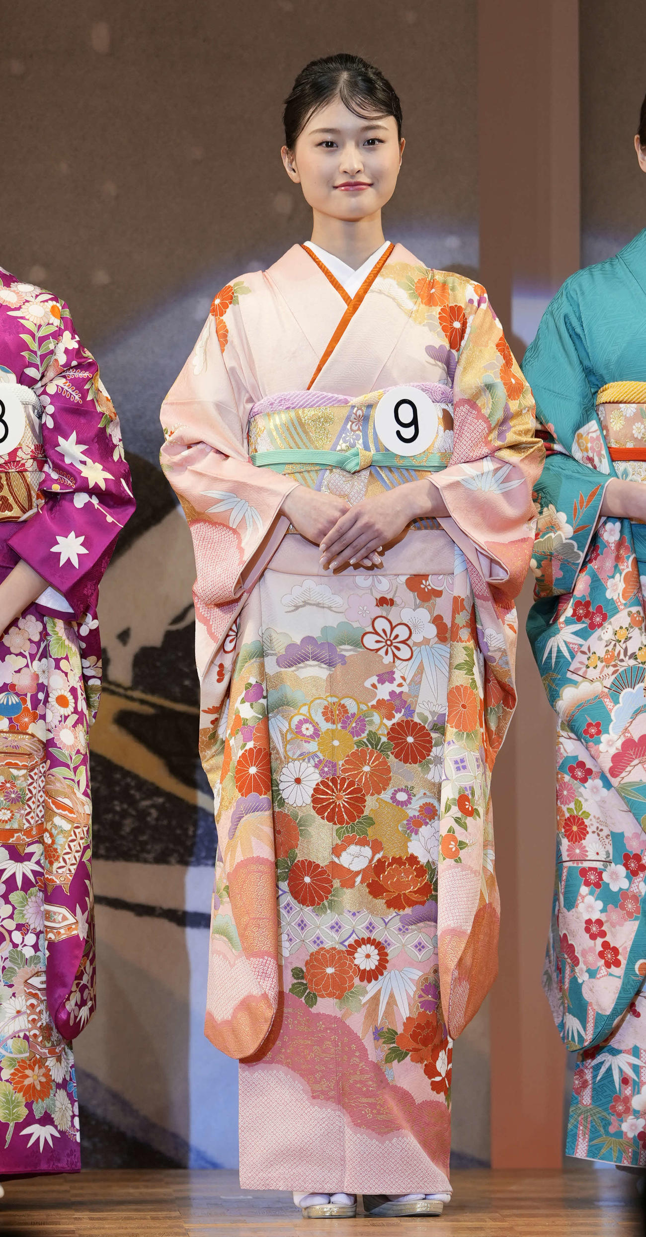 着物姿の平嶋萌宇さん（撮影・小島史椰）