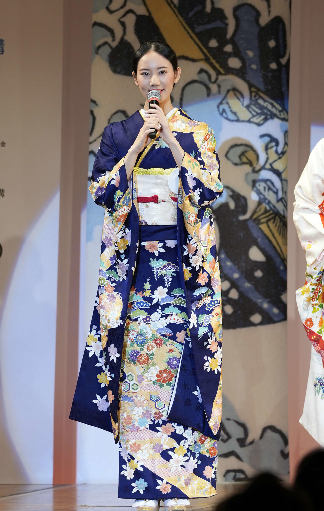 着物姿の鈴木日苗さん（撮影・小島史椰）