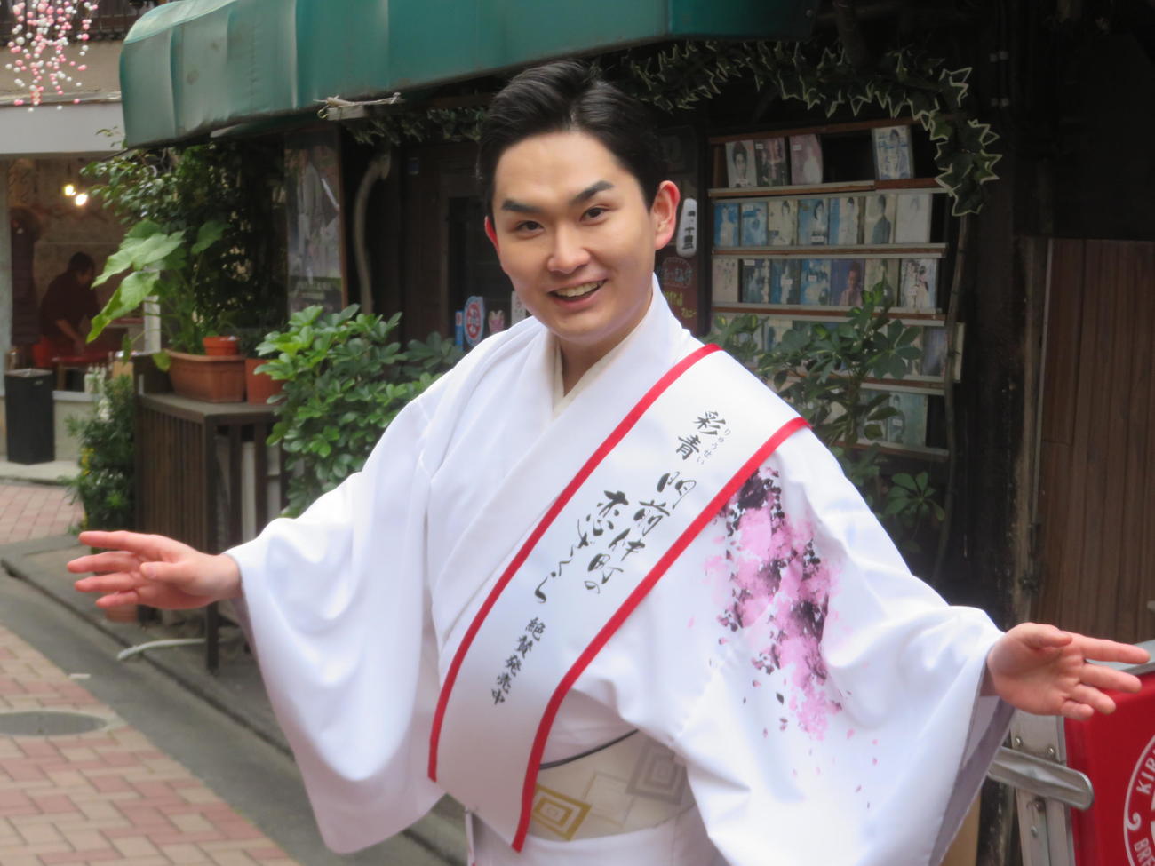 新曲「門前仲町の恋ざくら」発売記念取材会に出席した彩青（撮影・川田和博）撮影協力・辰巳新道