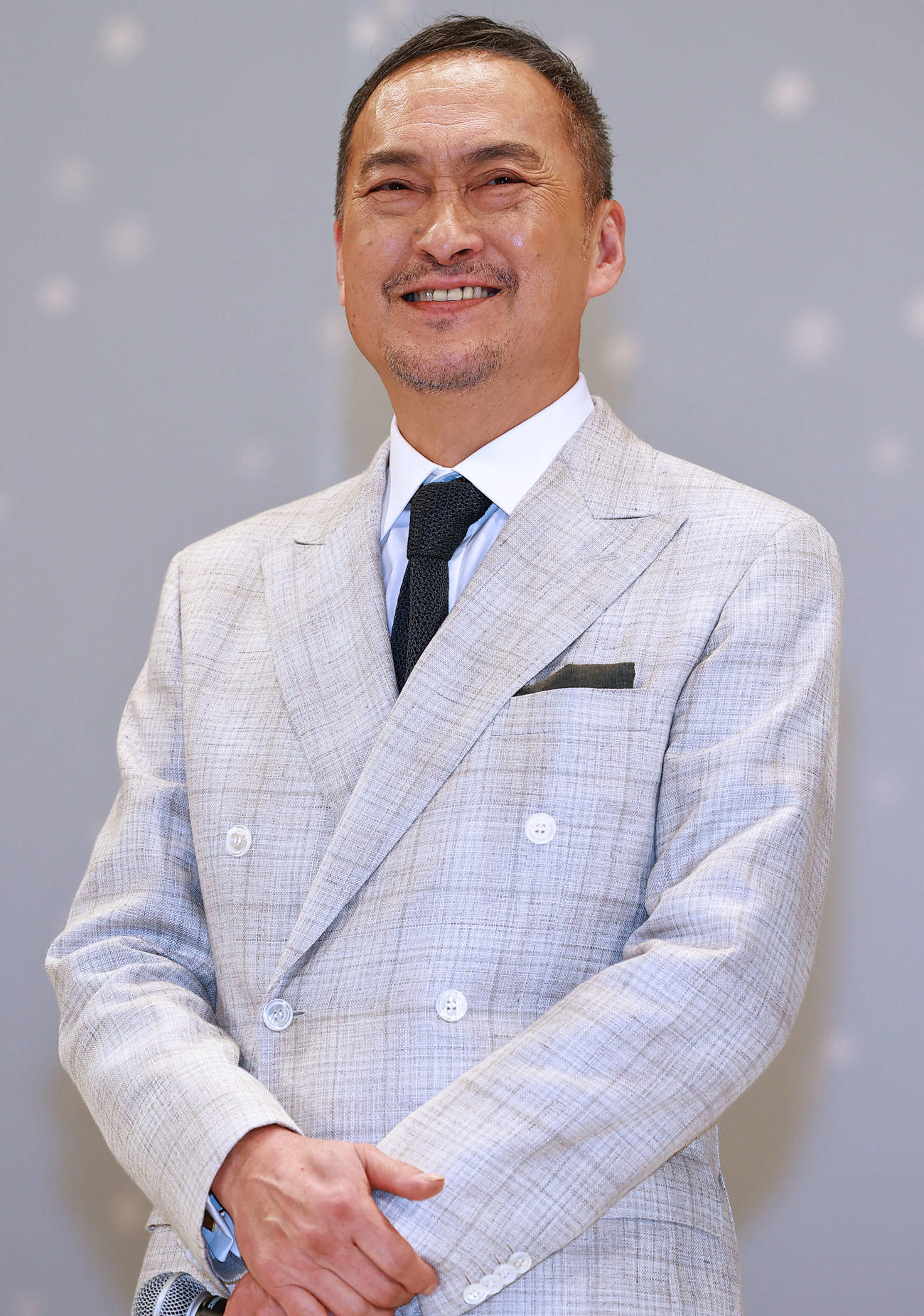 映画「木挽町のあだ討ち」完成披露舞台あいさつに登場した渡辺謙（撮影・野上伸悟）