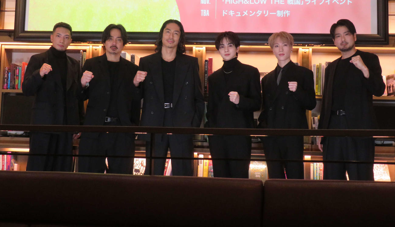 「HiGH＆LOW 10th ANNIVERSARY YEAR」の26年ラインアップ発表会見を行った、左からSWAY、青柳翔、EXILE AKIRA、吉野北人、藤原樹、平沼紀久